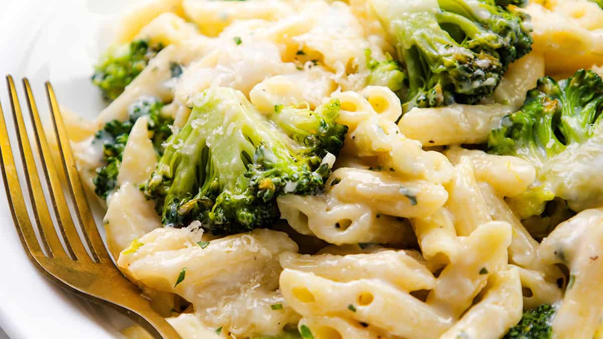 Easy One-Pot Creamy Broccoli Pasta: 30-Minute Meal